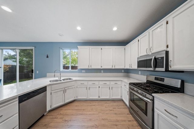 8809 Coral Berry Way, Elk Grove, CA 95624