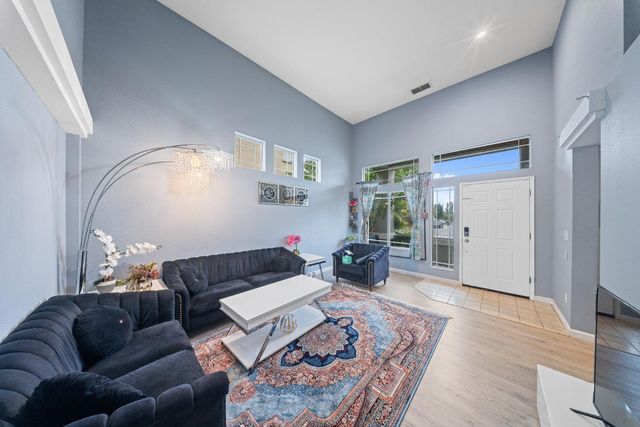 8809 Coral Berry Way, Elk Grove, CA 95624