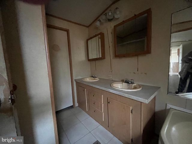 11498 DRY BRIDGE RD, Ruther Glen, VA 22546