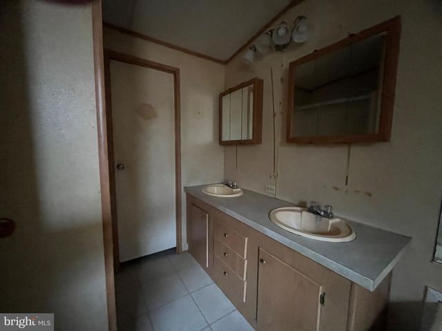 11498 DRY BRIDGE RD, Ruther Glen, VA 22546