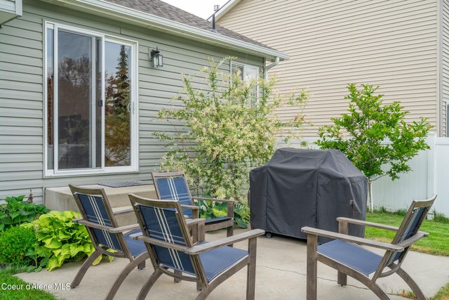 2867 W Tours Dr, Coeur D'alene, ID 83815