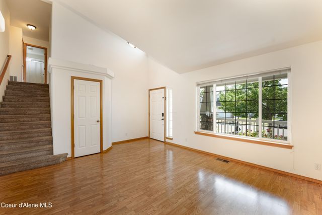 2867 W Tours Dr, Coeur D'alene, ID 83815