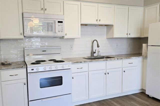 4356 TAHITIAN GARDENS CIRCLE C, Holiday, FL 34691