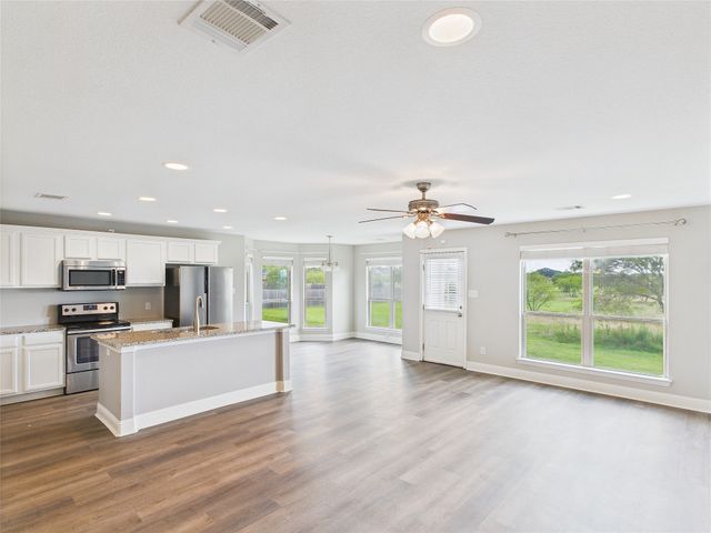 398 Blakney Street, Cleburne, TX 76031