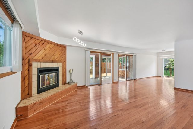 2101 Babst Court, Lisle, IL 60532
