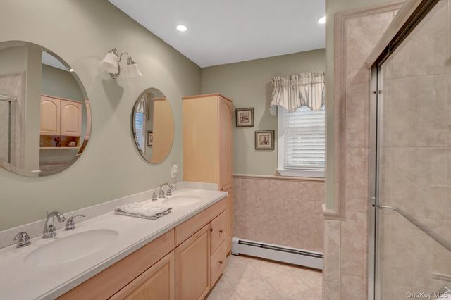 9 Briar Path, East Setauket, NY 11733
