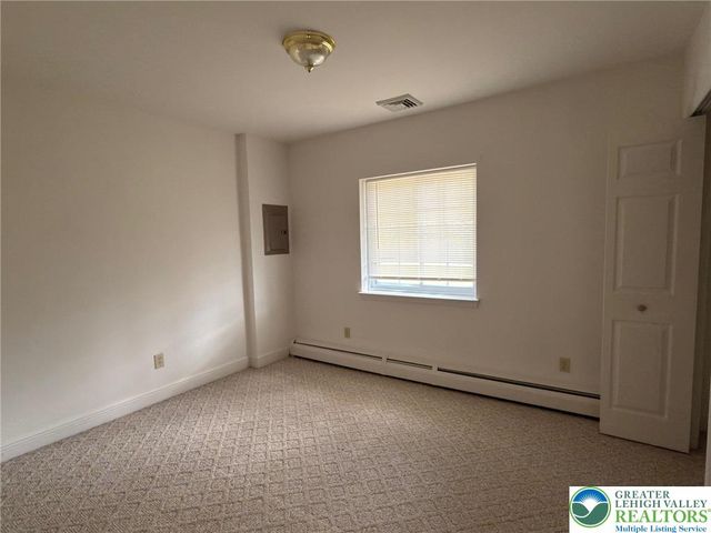 9751 Newtown Road B, Upper Macungie Twp, PA 18031
