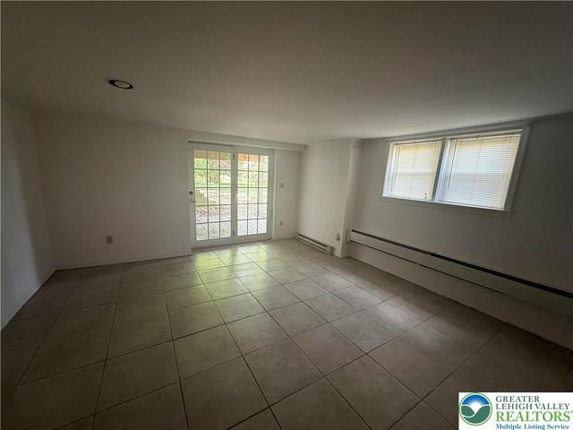 9751 Newtown Road B, Upper Macungie Twp, PA 18031
