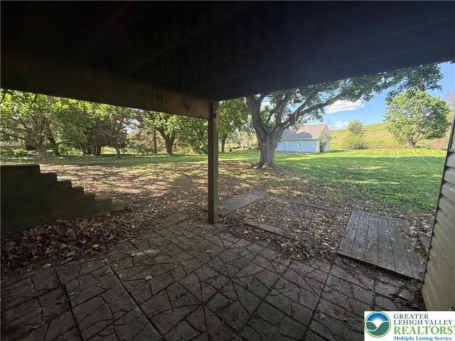 9751 Newtown Road B, Upper Macungie Twp, PA 18031