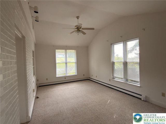 9751 Newtown Road B, Upper Macungie Twp, PA 18031