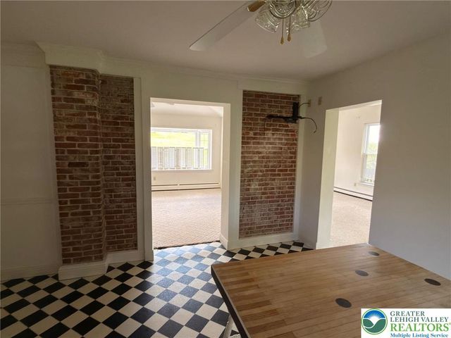 9751 Newtown Road B, Upper Macungie Twp, PA 18031