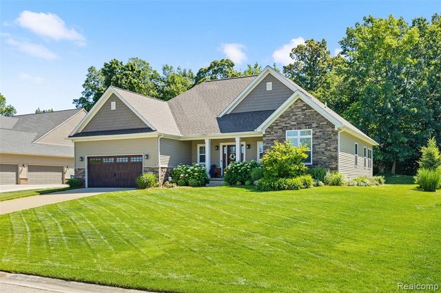 12423 Sugar Maple Drive, Fenton, MI 48430