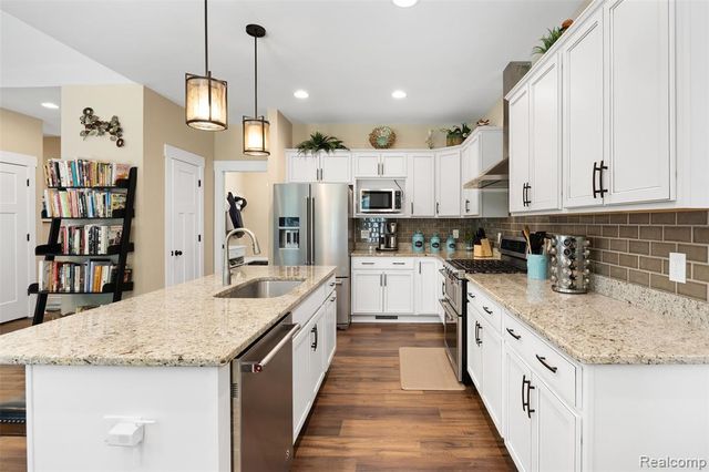 12423 Sugar Maple Drive, Fenton, MI 48430