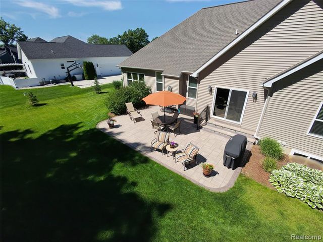 12423 Sugar Maple Drive, Fenton, MI 48430