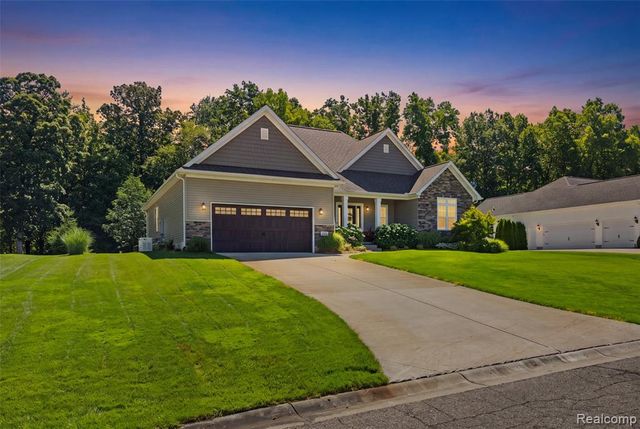 12423 Sugar Maple Drive, Fenton, MI 48430