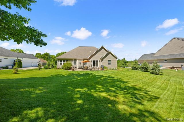 12423 Sugar Maple Drive, Fenton, MI 48430