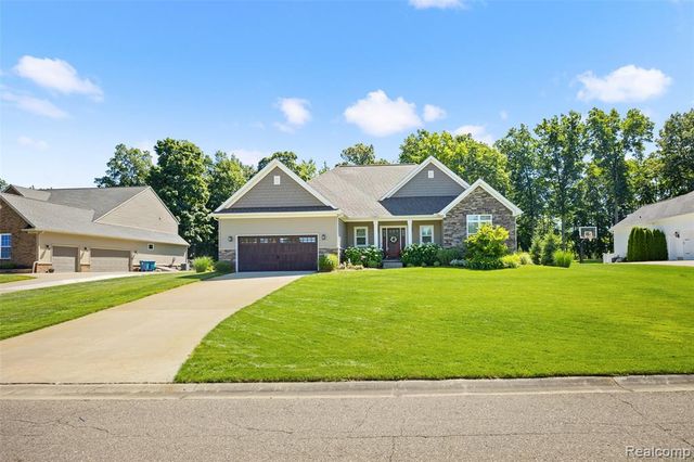 12423 Sugar Maple Drive, Fenton, MI 48430