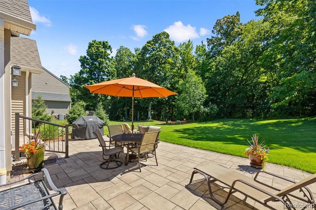 12423 Sugar Maple Drive, Fenton, MI 48430