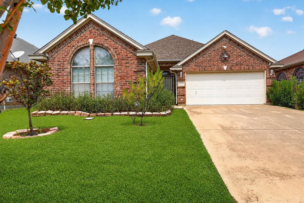 8955 River Falls Drive, Fort Worth, TX 76118 — exterior