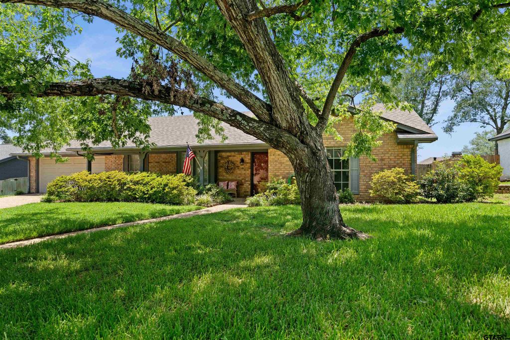 608 Meadow Creek, Tyler, TX 75703