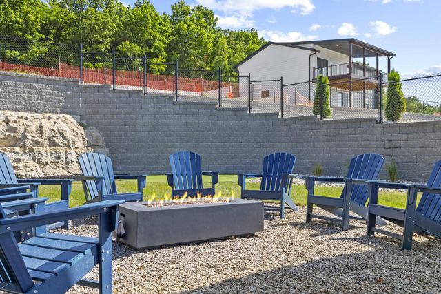 224 Vacation Lane 3, Reeds Spring, MO 65737