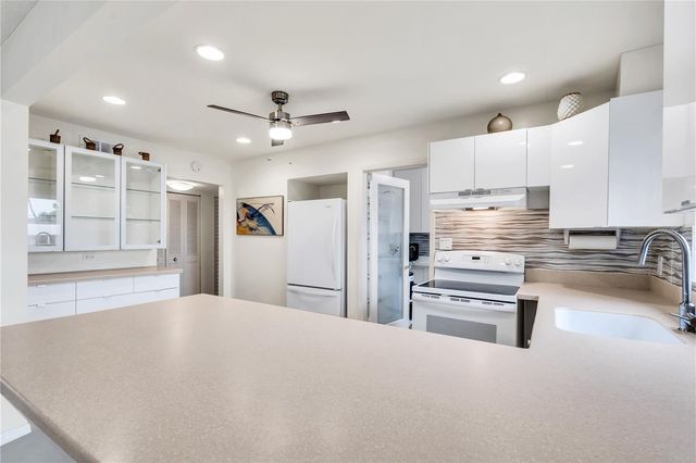 3866 CATALINA DRIVE, Bradenton, FL 34210