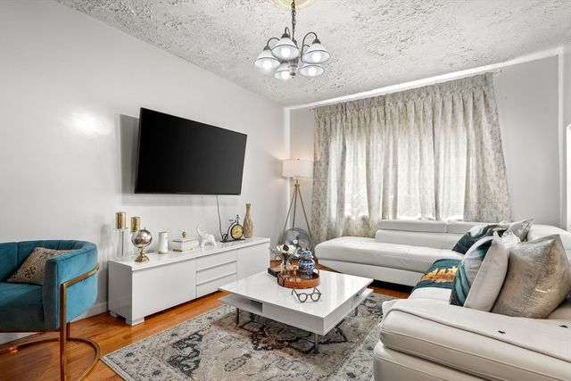 85 Division St, Brockton, MA 02301