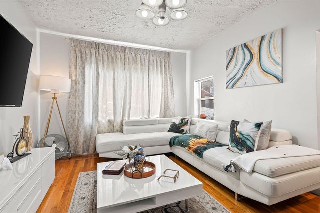 85 Division St, Brockton, MA 02301