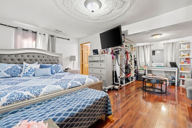 85 Division St, Brockton, MA 02301