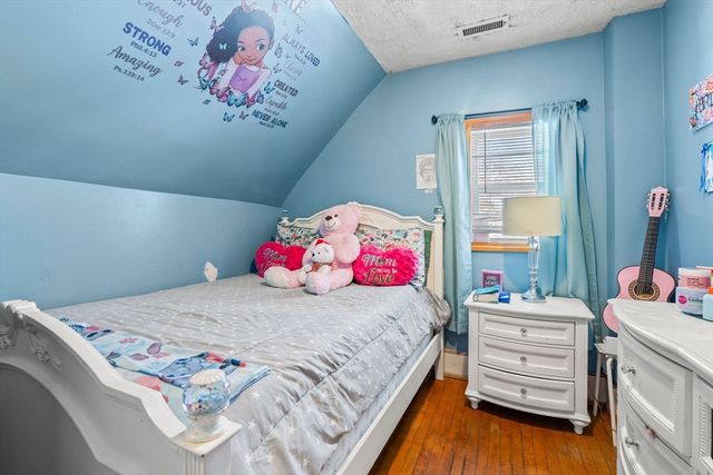 85 Division St, Brockton, MA 02301