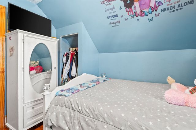 85 Division St, Brockton, MA 02301