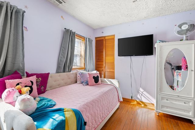 85 Division St, Brockton, MA 02301