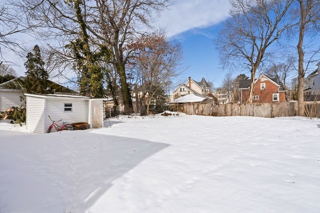 85 Division St, Brockton, MA 02301