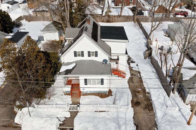 85 Division St, Brockton, MA 02301