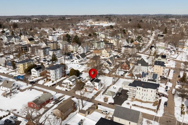 85 Division St, Brockton, MA 02301