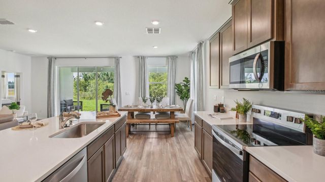 2490 STRATTEN DRIVE, Zephyrhills, FL 33541