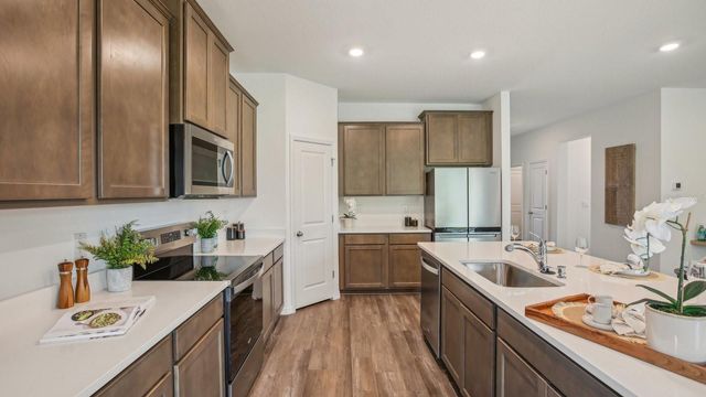 2490 STRATTEN DRIVE, Zephyrhills, FL 33541