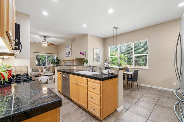 5883 Grace Ellen Ct, Citrus Heights, CA 95610