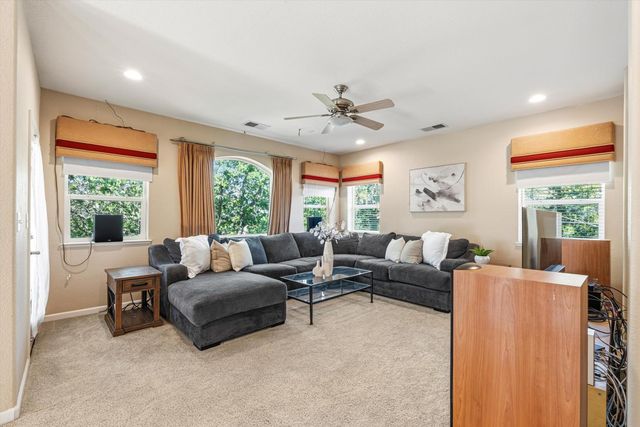 5883 Grace Ellen Ct, Citrus Heights, CA 95610