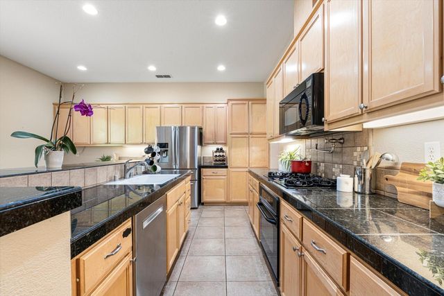 5883 Grace Ellen Ct, Citrus Heights, CA 95610