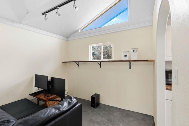 11747 Whispering Pines Drive, Keno, OR 97627