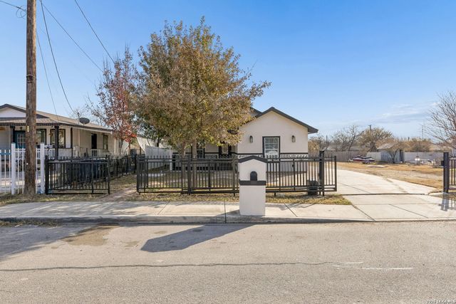 340 Azucena, San Antonio, TX 78237
