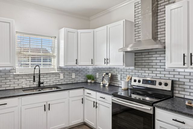 340 Azucena, San Antonio, TX 78237