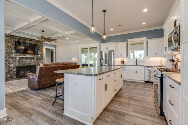2137 Cattlemans Trail, Jonesborough, TN 37659