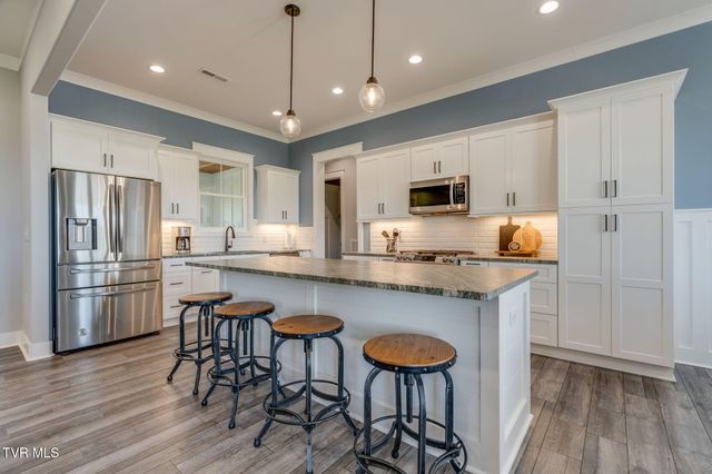 2137 Cattlemans Trail, Jonesborough, TN 37659