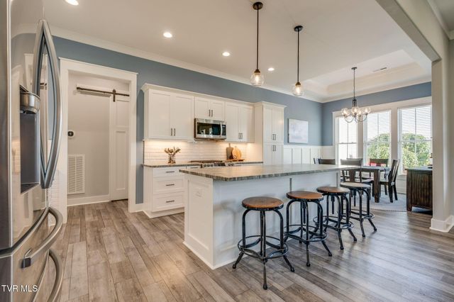2137 Cattlemans Trail, Jonesborough, TN 37659