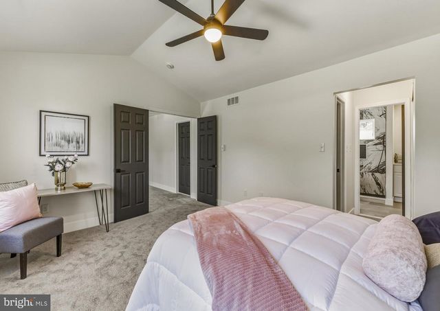 1 BANFF DR, Mullica Hill, NJ 08062