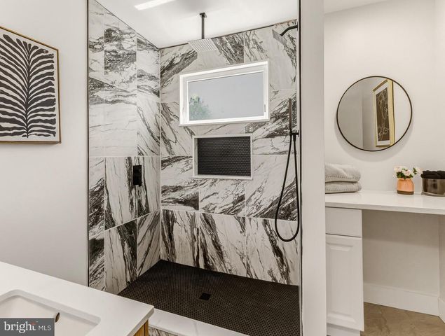 1 BANFF DR, Mullica Hill, NJ 08062