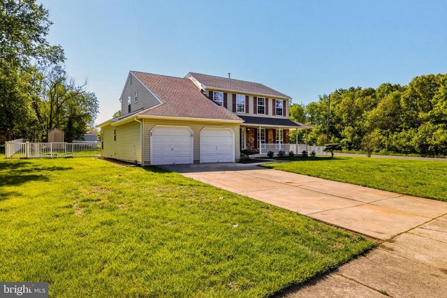 1 BANFF DR, Mullica Hill, NJ 08062