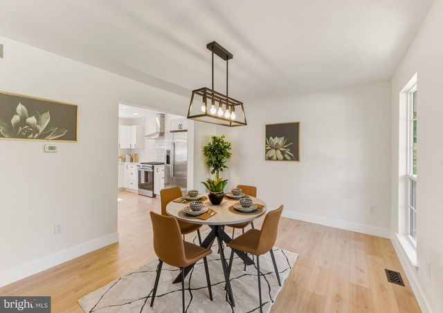 1 BANFF DR, Mullica Hill, NJ 08062